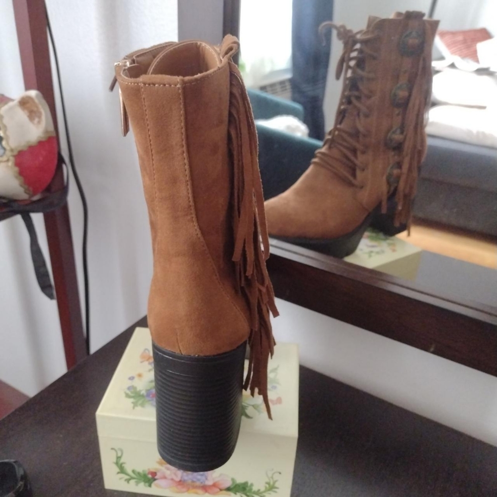 NWOT Brown western mid-calf suede platform boots - Picture 4 of 4